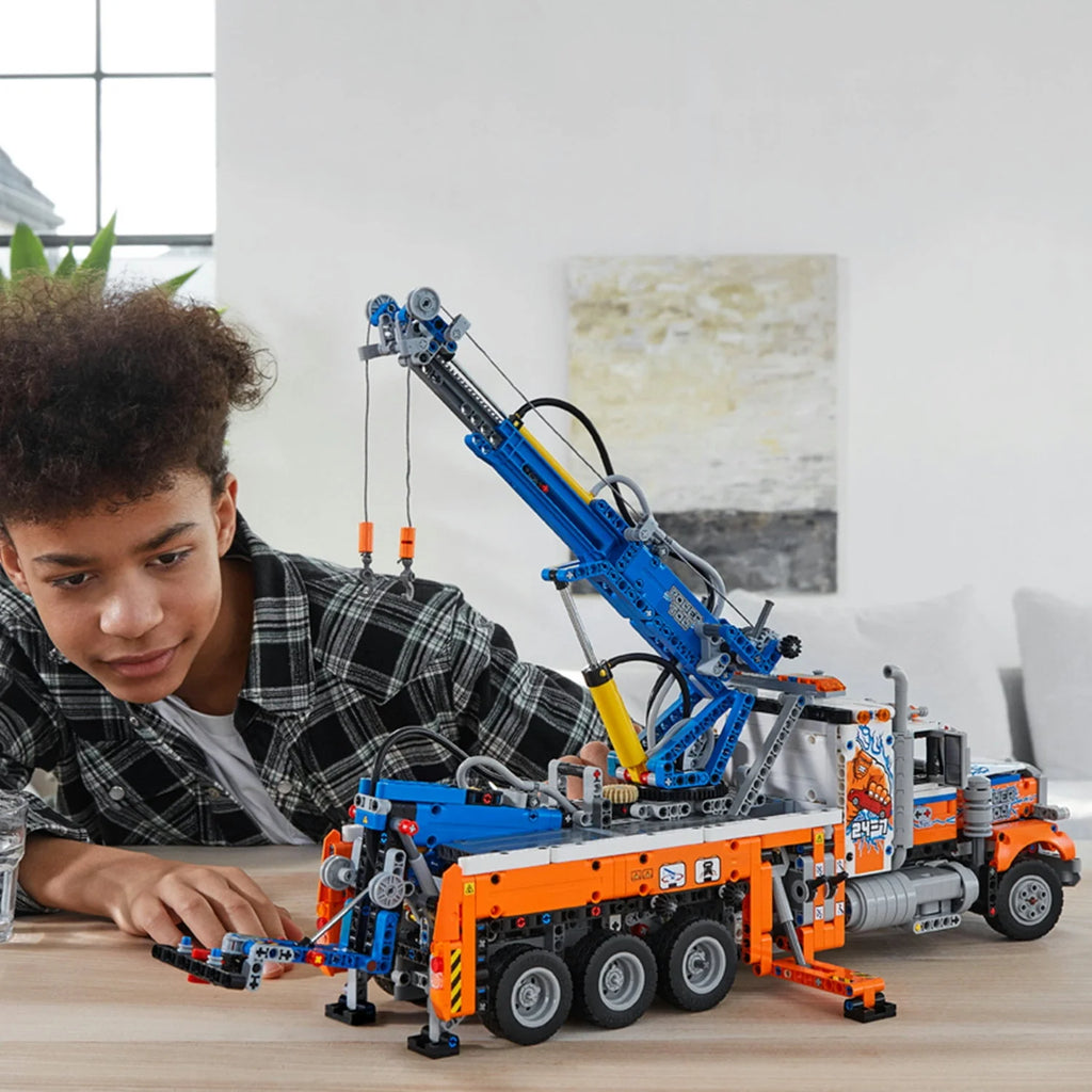 Heavy-Duty Tow Truck Building Set A782401