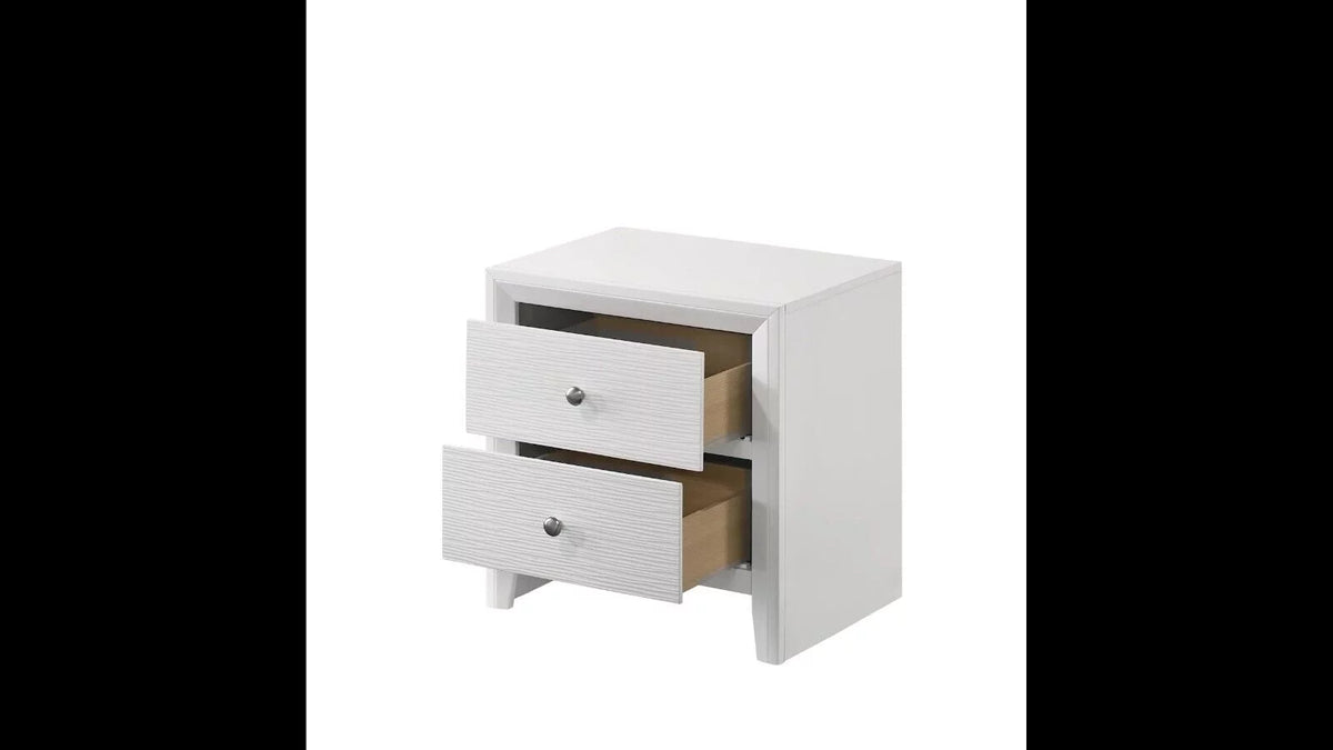 White Full Size Wood Panel Bed Set Y15262