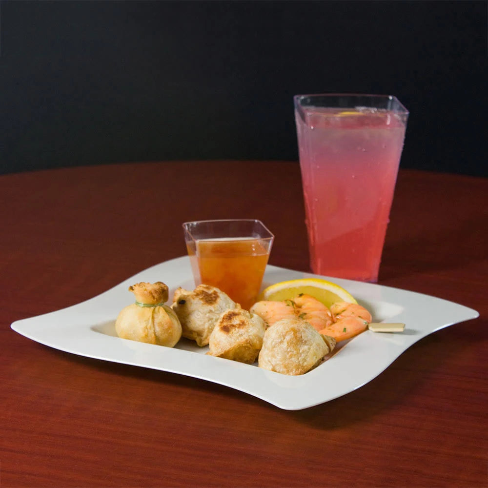 6.5x22 Disposable Plastic Dessert Plates G329203