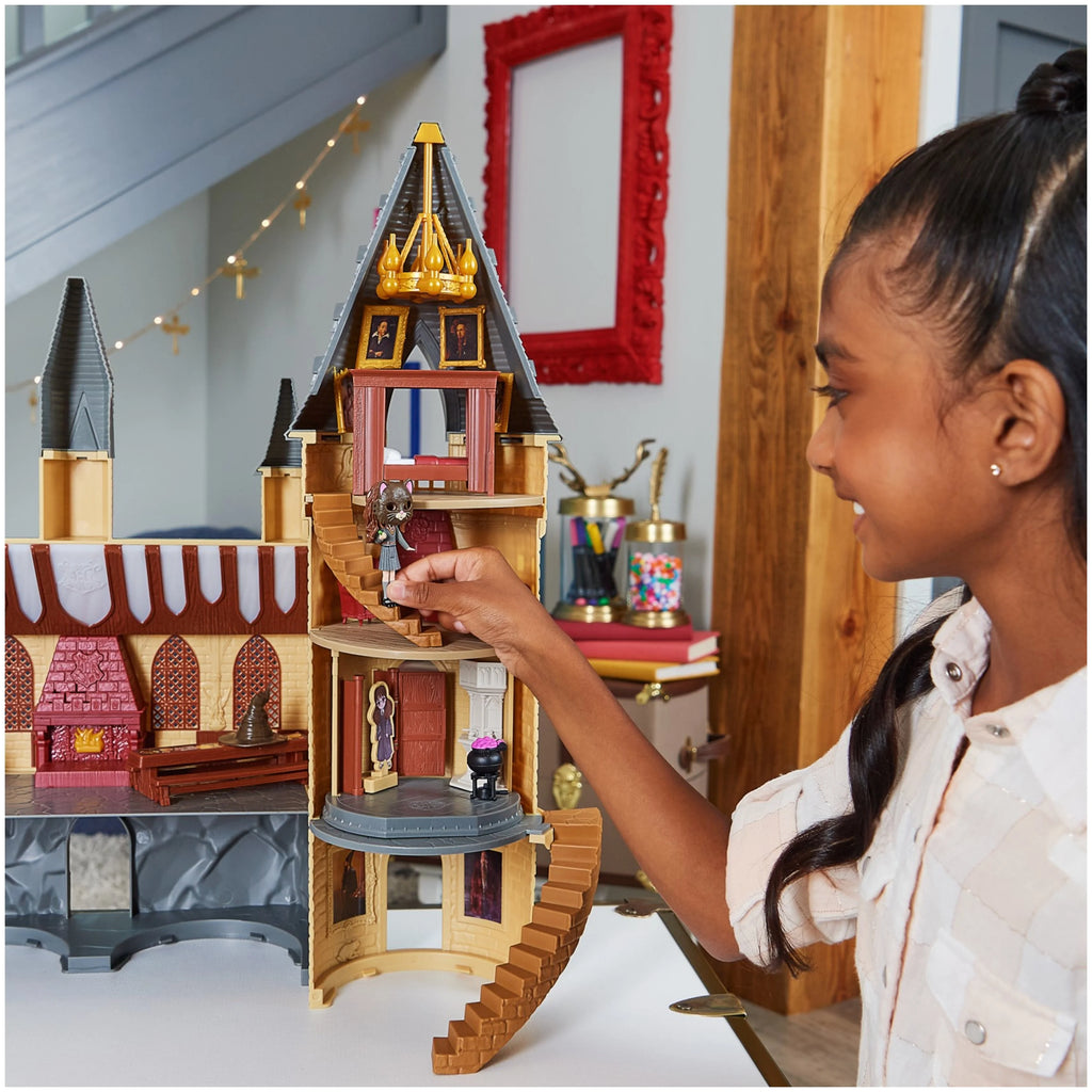 Hogwarts Castle with Lights and Sounds R434407