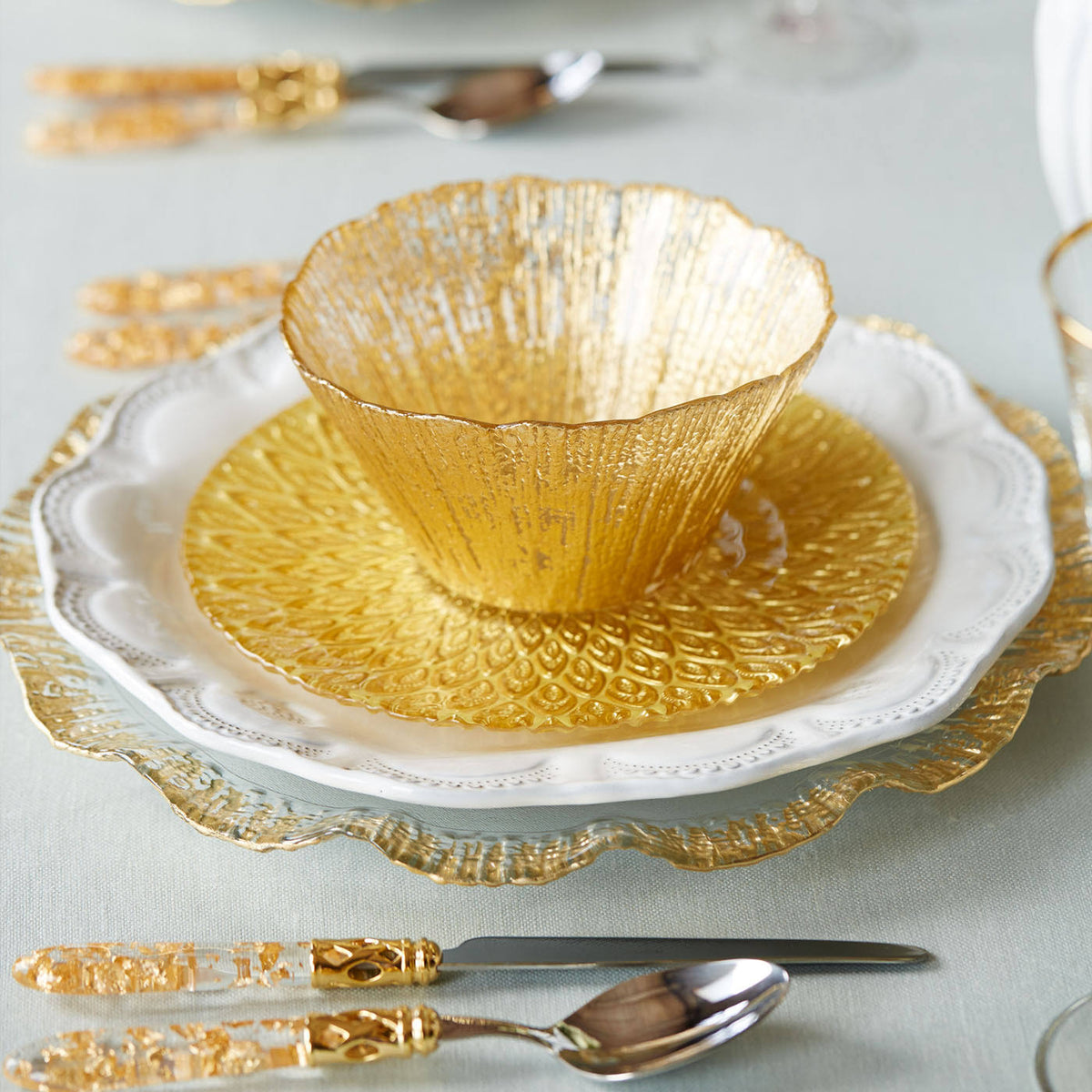 Lace Dinner Plate P371616