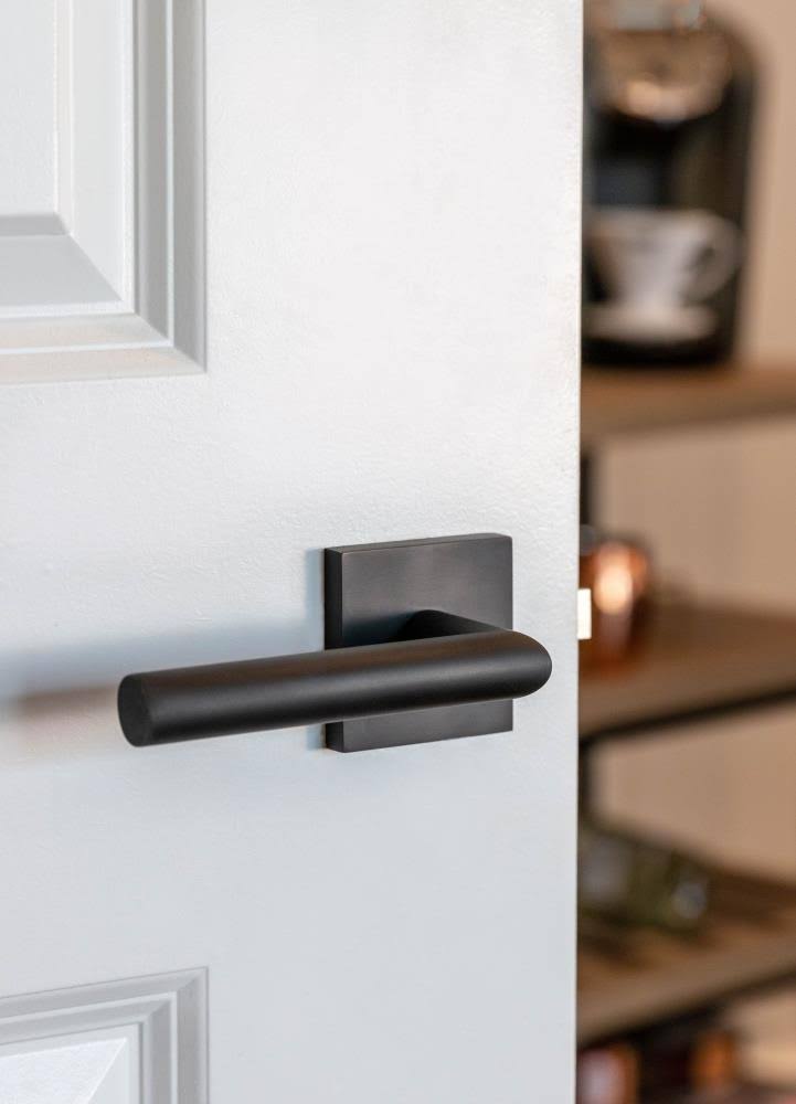 Oil Rubbed Bronze Solid Zinc Passage Door Lever with Rosette Z65183