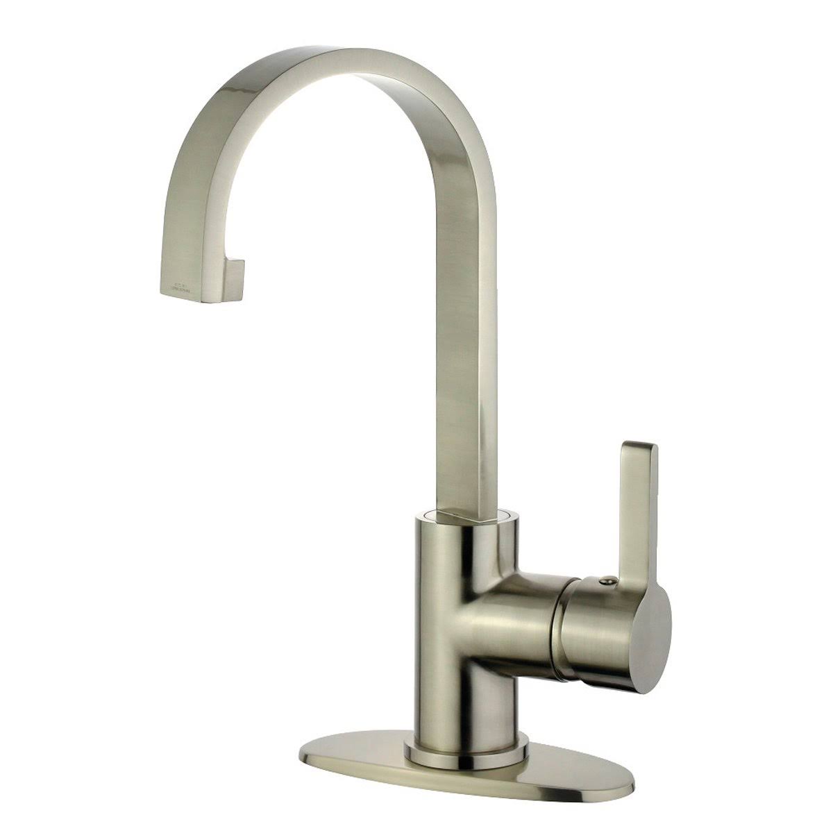 Polished Chrome Single-Handle Bathroom Faucet O701