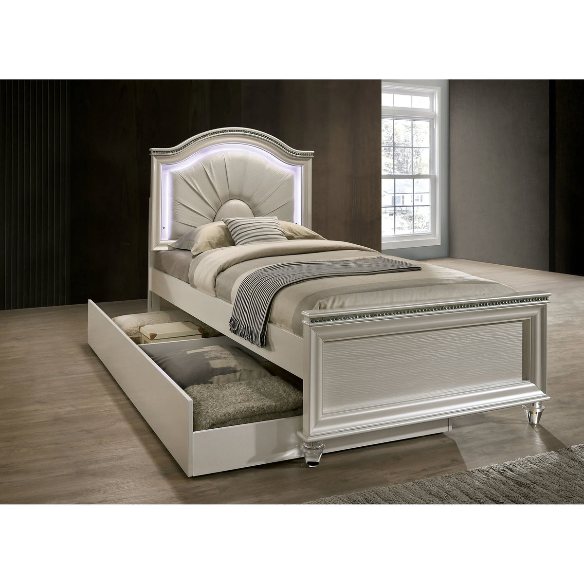 Pearl White Upholstered Panel Bed Full E950842