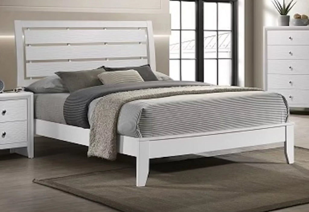 White Full Size Wood Panel Bed Set Y15262