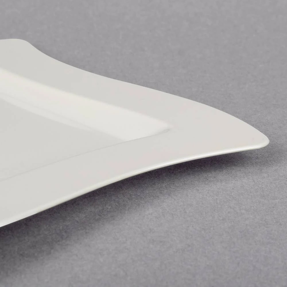 6.5x22 Disposable Plastic Dessert Plates G329203